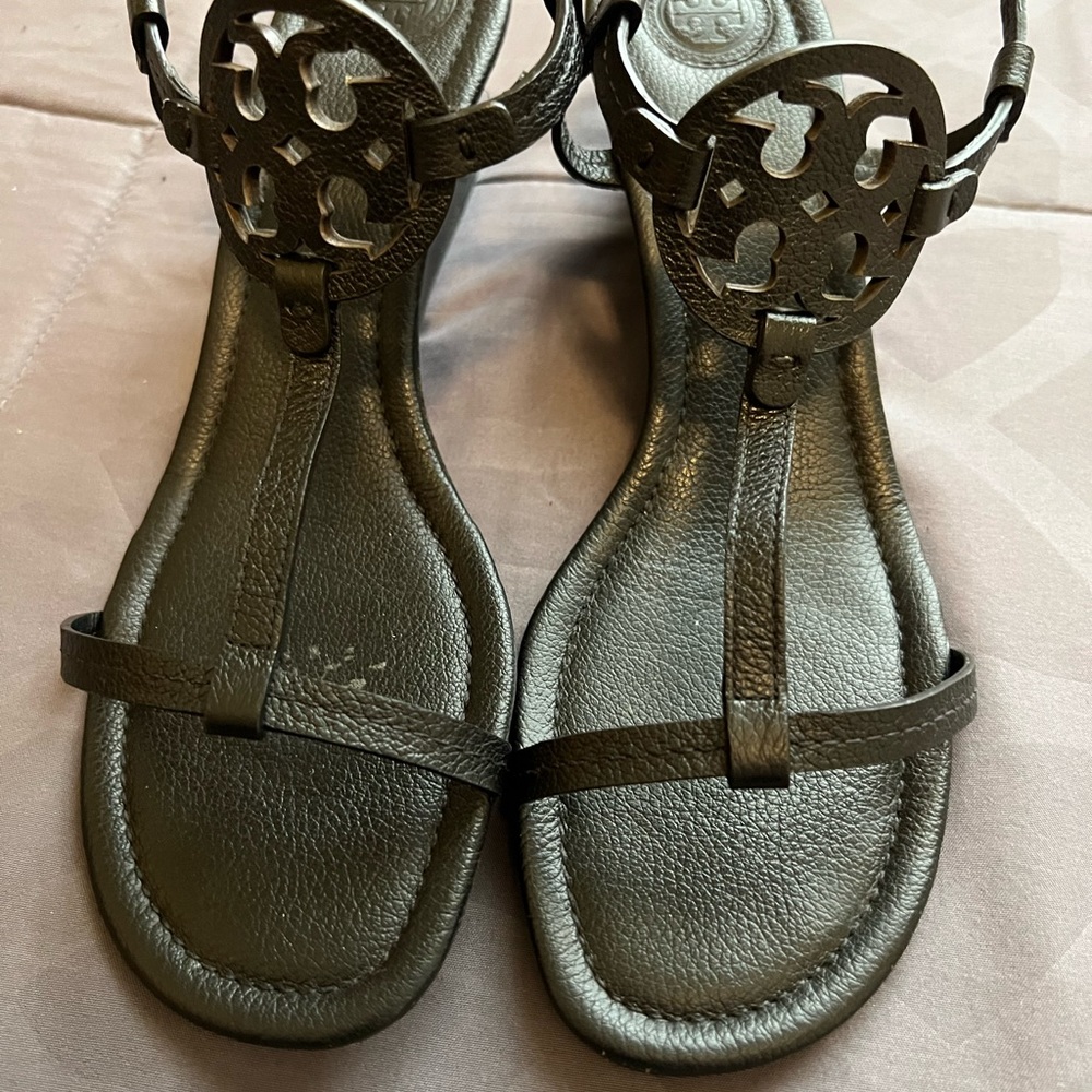 Good condition Tory Burch Sandals